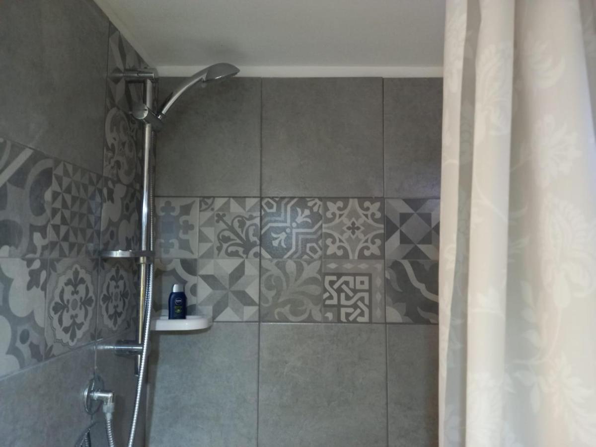 Room In Historical City Centre With Private Bathroom Catânia Exterior foto